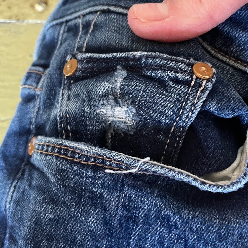 Mother Denim The Weekender Fray Flare Jeans in Teaming Up Blue Size 27 *Hemmed* - Picture 16 of 16